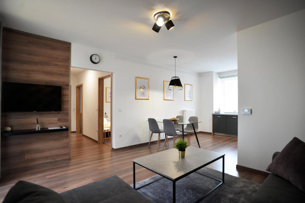 One Luxury Suites Eger Esterno foto