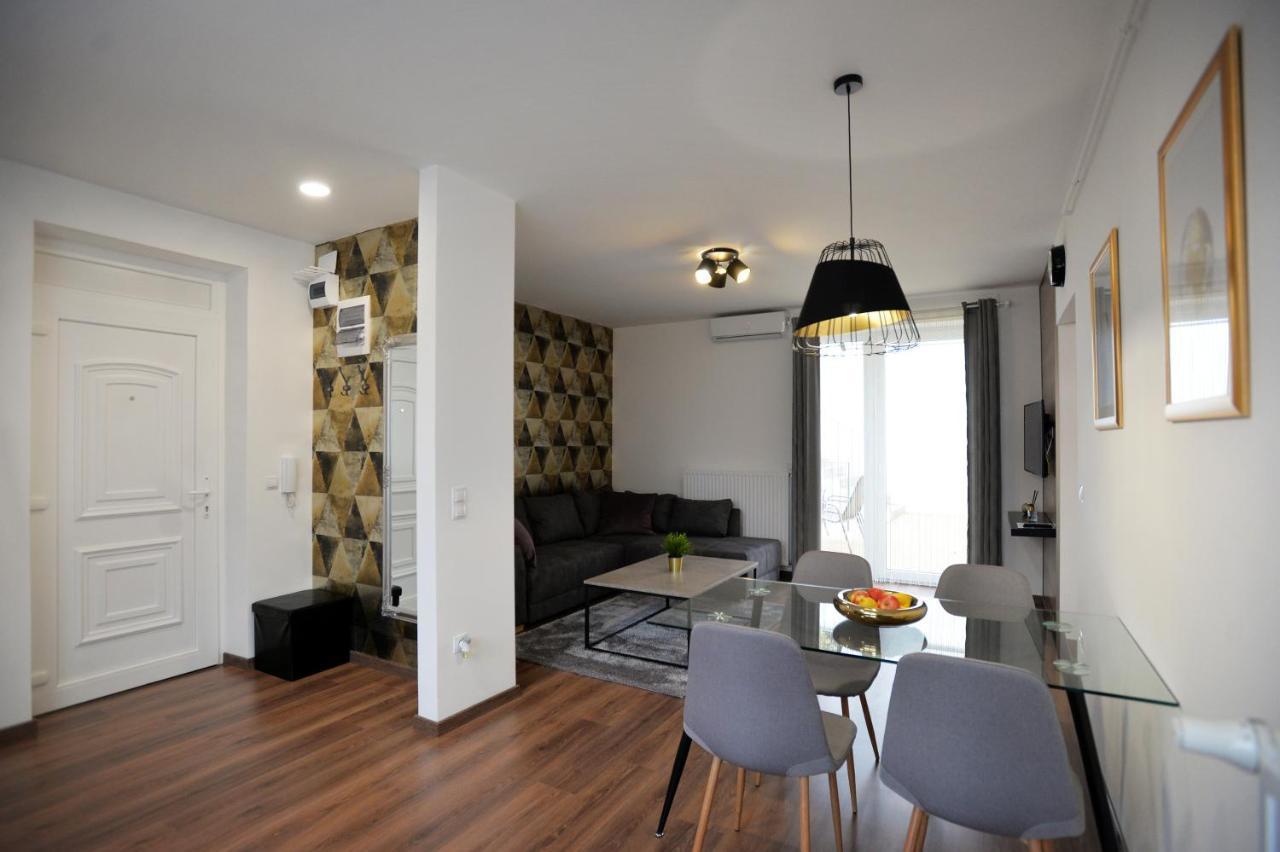 One Luxury Suites Eger Esterno foto