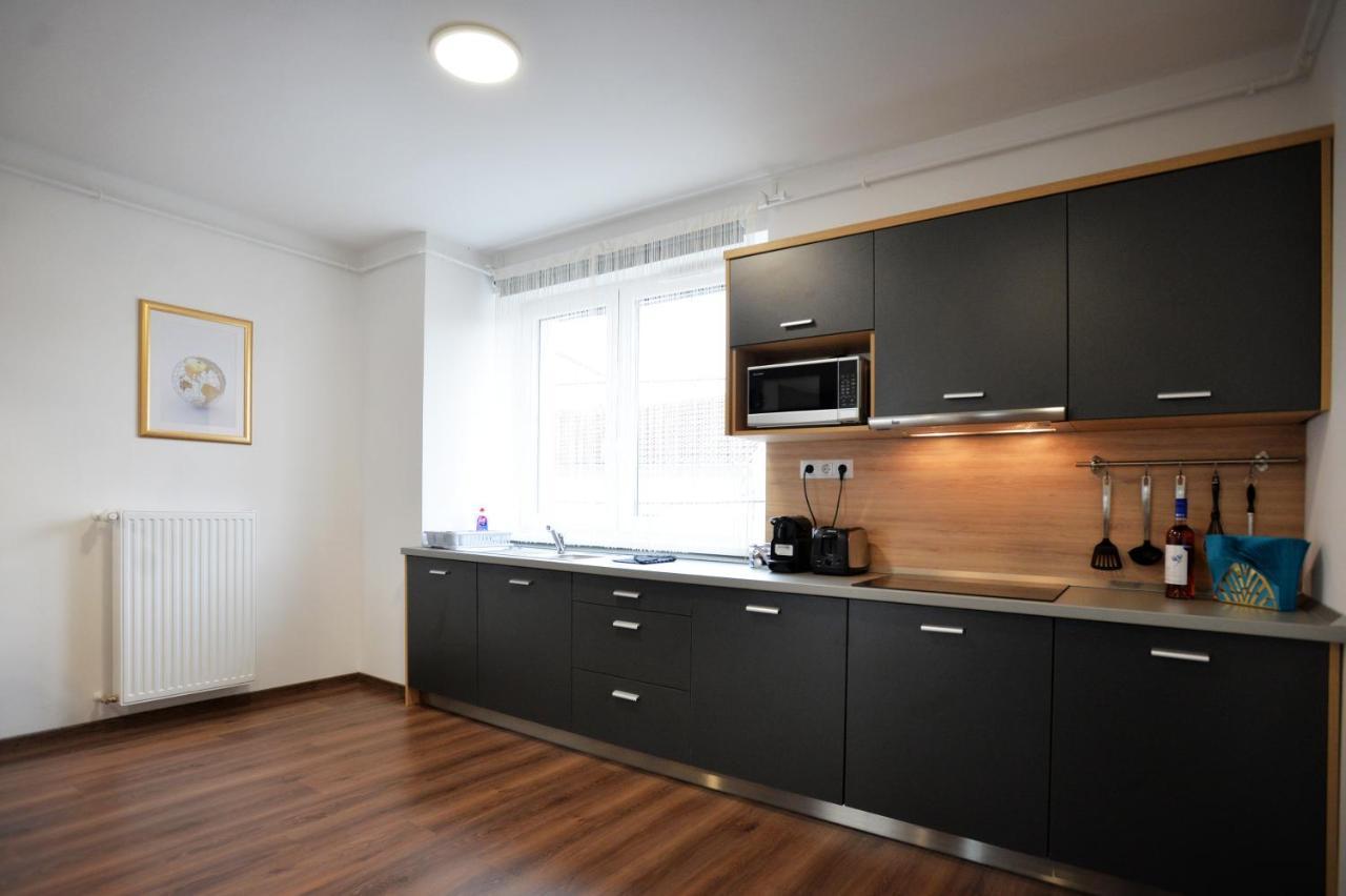 One Luxury Suites Eger Esterno foto