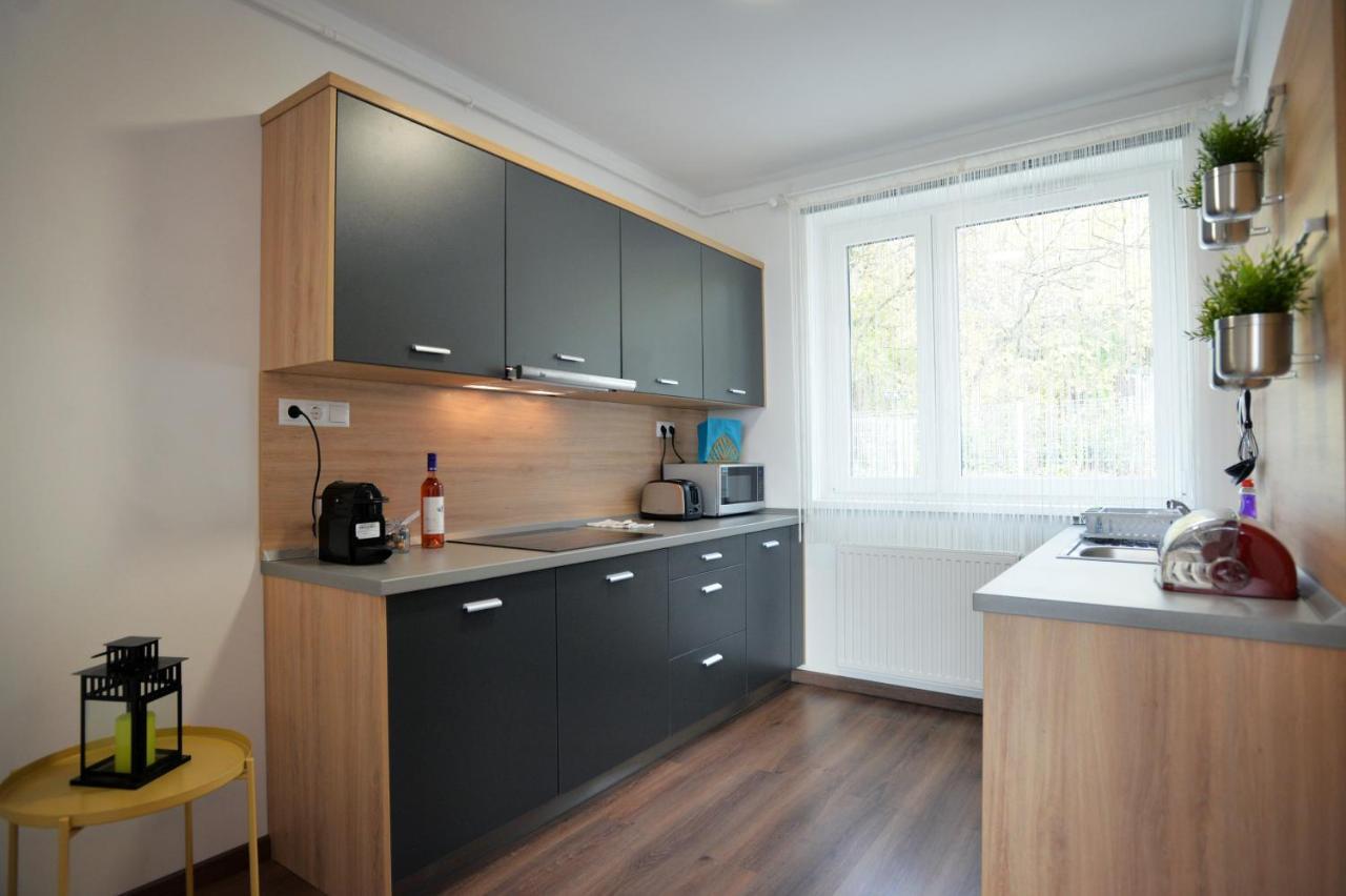 One Luxury Suites Eger Esterno foto